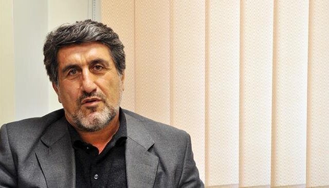 قنبری: تثبیت قیمت‌ها بدون حمایت دولت امکان‌پذیر نیست/ تورم خوراکی‌ها به ۱۲۱ درصد رسید