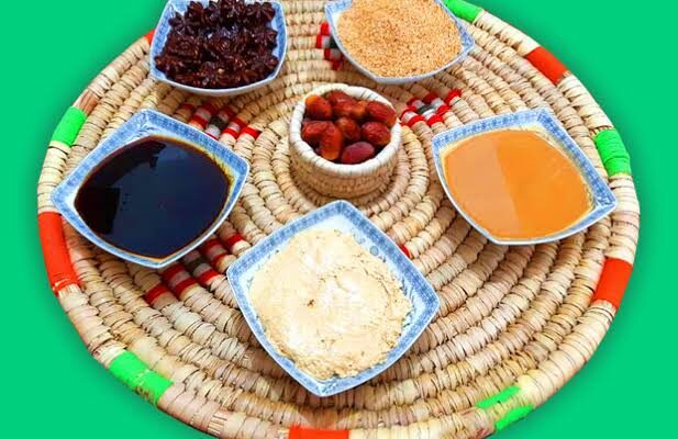 از ایده تا سفرههای سالم؛ نوآوری در فرآوردههای کنجدی در یزد بررسی شد