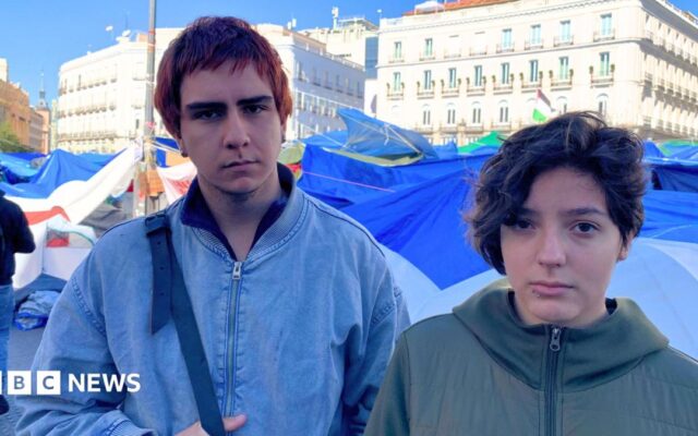 Protesters blame 'vulture funds' for Spain's housing crisis