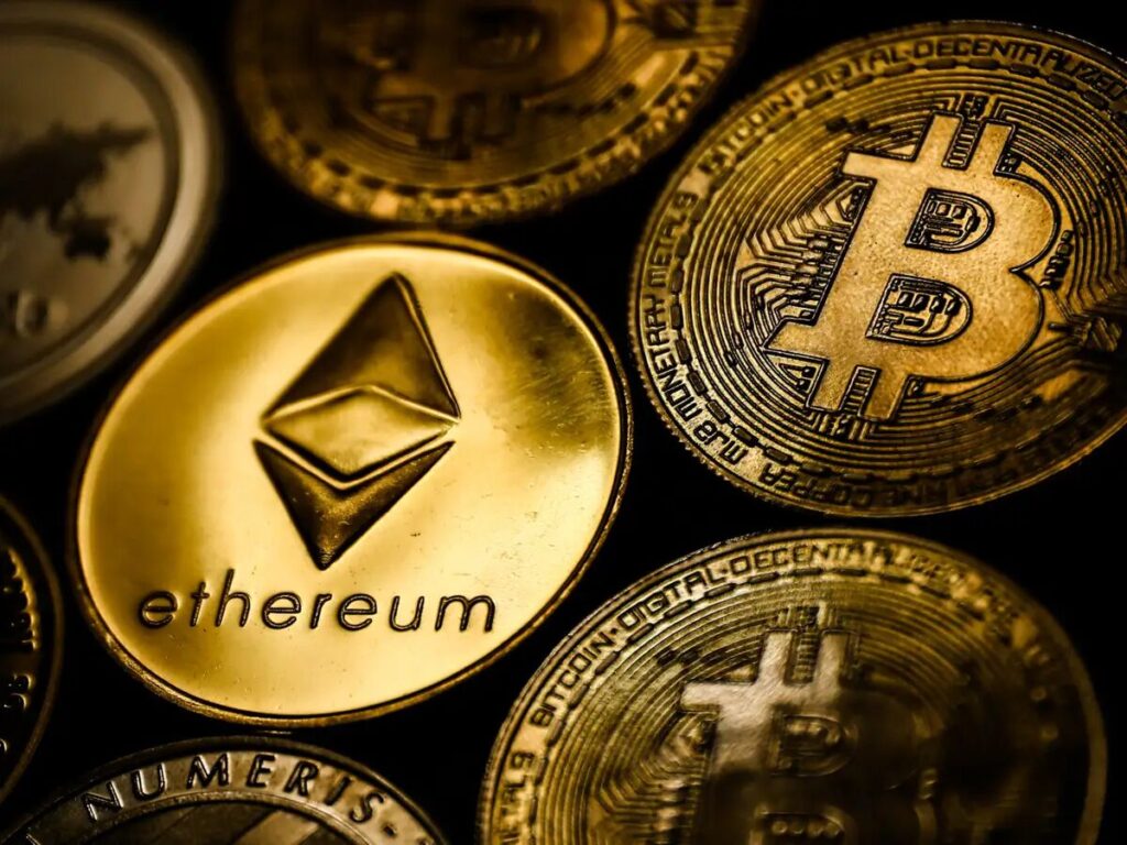 قیمت بیت‌کوین و اتریوم امروز دوشنبه ۲۷ مهر ۱۴۰۵ | افزایش قیمت بیت کوین