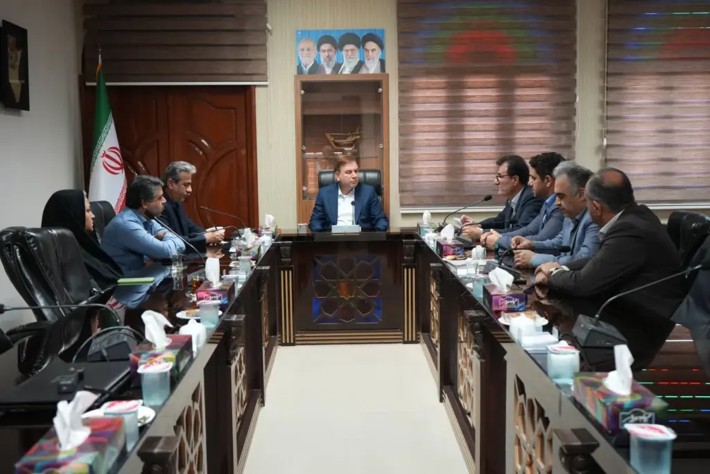 استاندار بوشهر: توسعه پایدار در گرو ارتقای نشاط اجتماعی و توزیع متوازن امکانات ورزشی است