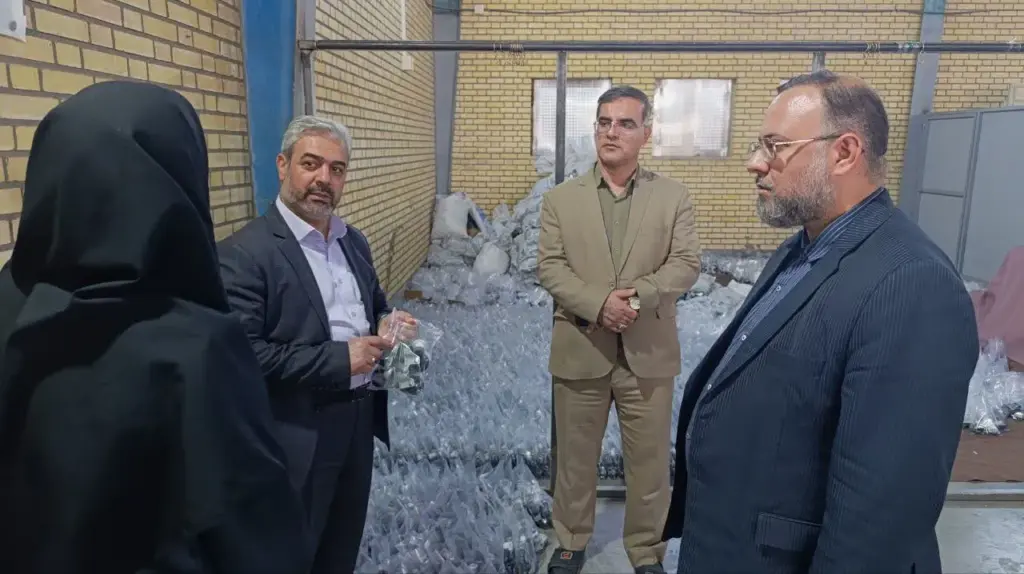 بازدید سرزده دادستان سمنان از کمپ ماده ۱۶ مرکز استان؛ دستور پیگیری فوری مشکلات صادر شد