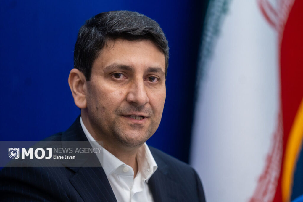 خدمت به وطن هنر اصلی نخبگان است