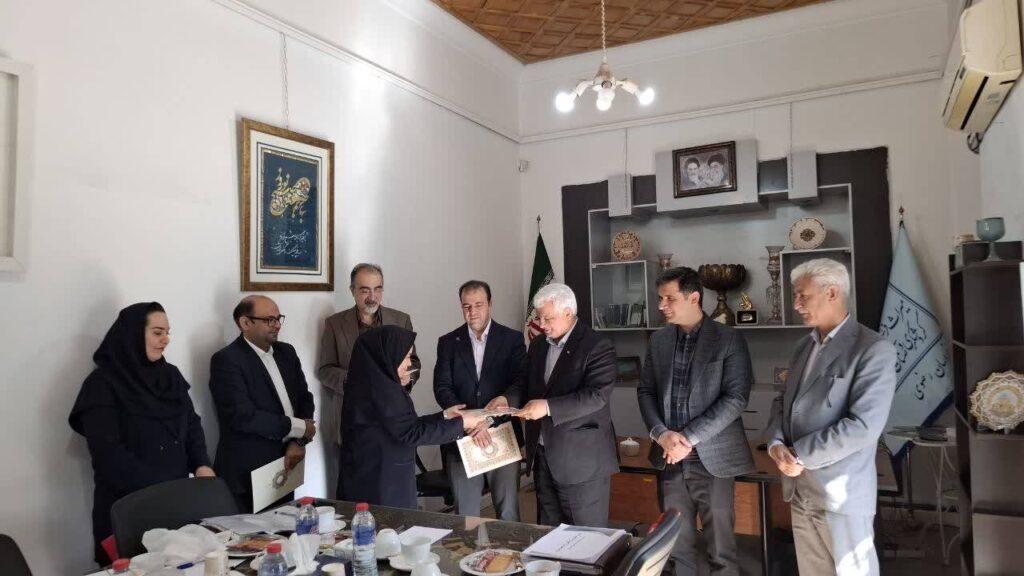 مرکز نوآوری و خانه خلاق صنایع‌ دستی پل ارتباطی دانشگاهیان، بازار و مصرف کنندگان