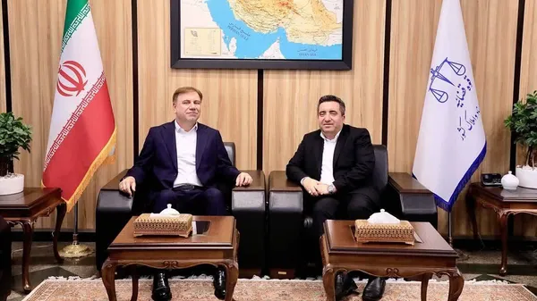 زارع خواستار تسریع در صدور اسناد منطقه آزاد بوشهر شد