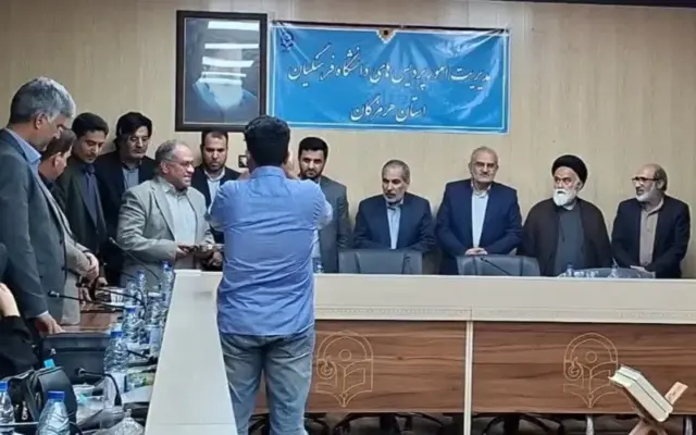 تقدیر رئیس سازمان بسیج اساتید از استاد برجسته و پدر دو شهیده مدرسه میناب