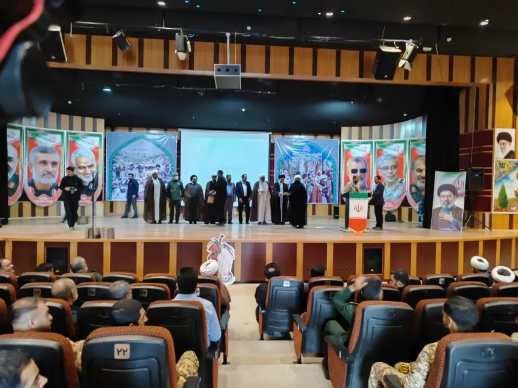 فعالان حوزه نماز در سپاه حضرت قمر بنی‌هاشم تجلیل شدند