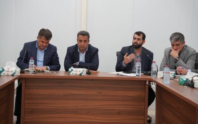 بررسی روند پیشرفت طرح‌های نهضت ملی مسکن کمیل‌آباد شیراز توسط نجابت