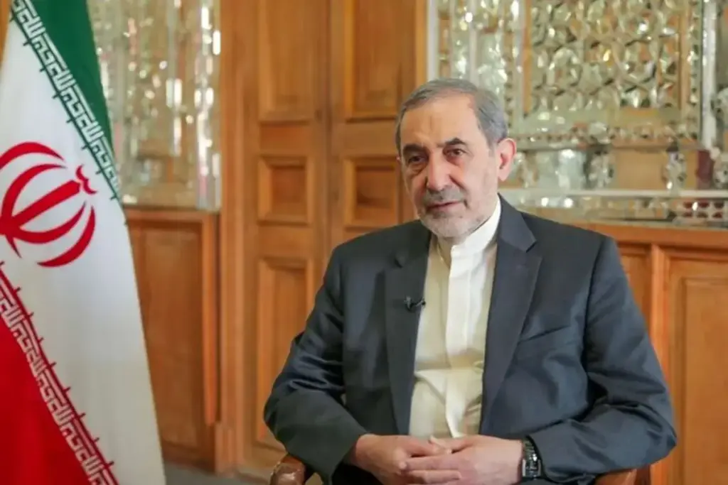 آمریکای بی‌سواد تاریخ بخوان!