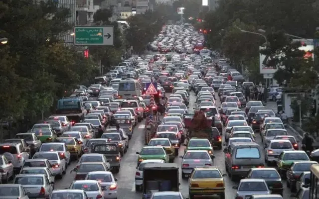 ابلاغ آیین‌نامه دستگاه‌های اجرایی؛ دورکاری ۲ روز و یک روز بدون خودرو در هفته برای کارکنان دولت