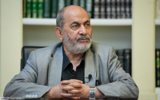 رفیقدوست: اگر نیروهای آمریکایی وارد خاک ایران شوند، اسیر یا کشته میشوند/ ما در این محاصره هم نفت صادر میکنیم و هم کالا وارد میکنیم