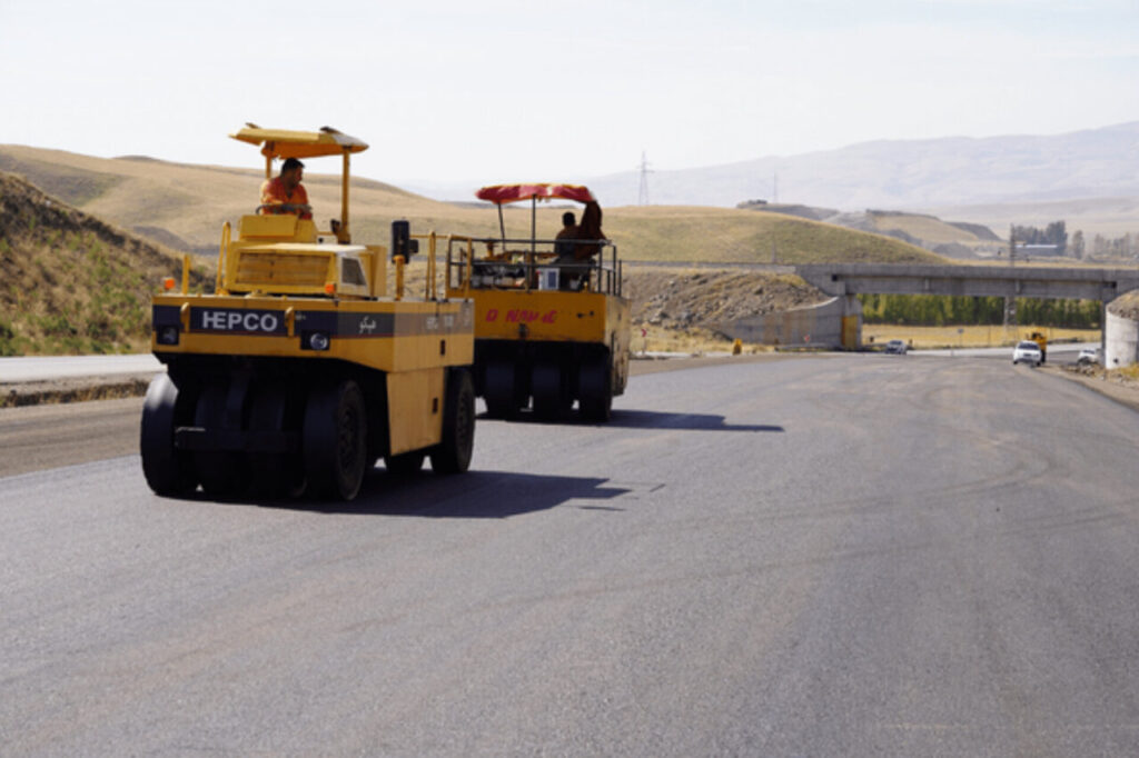 ۲۱ کیلومتر دیگر از بزرگراه اردبیل - سرچم زیر بار ترافیک رفت