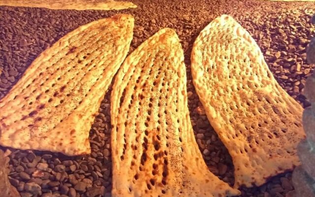واکنش کاربران به گرانی‌ نان/ ما که خیلی وقته سنگک معمولی را دانه‌ای ۶۰ تومن می‌گیریم