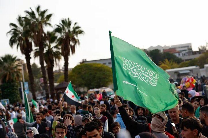 واکنش سوریه به گزارش ها درباره درخواست عربستان برای اعزام نیرو/ قاطعانه در کنار ریاض ایستاده ایم/ به دنبال صلح و ثبات هستیم نه گشودن جبهه های جدید