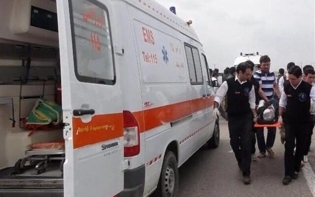 انحراف پژو ۴۰۵ و ورود آن به داخل منزل مسکونی جان ۳ نفر را گرفت