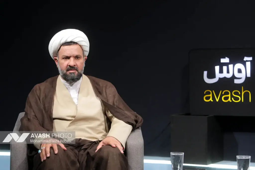 ادبیات ثابتی درباره نمایندگان ادامه بگم بگم‌های آقایی است که زمانی رئیس‌جمهور بود/ حرمت امامزاده را متولی باید نگه دارد