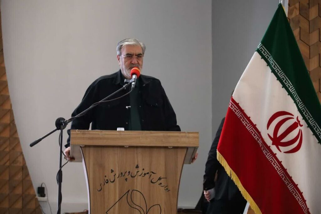 امروز نقش فرهنگیان در مدارس کمتر از فرماندهان در میدان جنگ نیست
