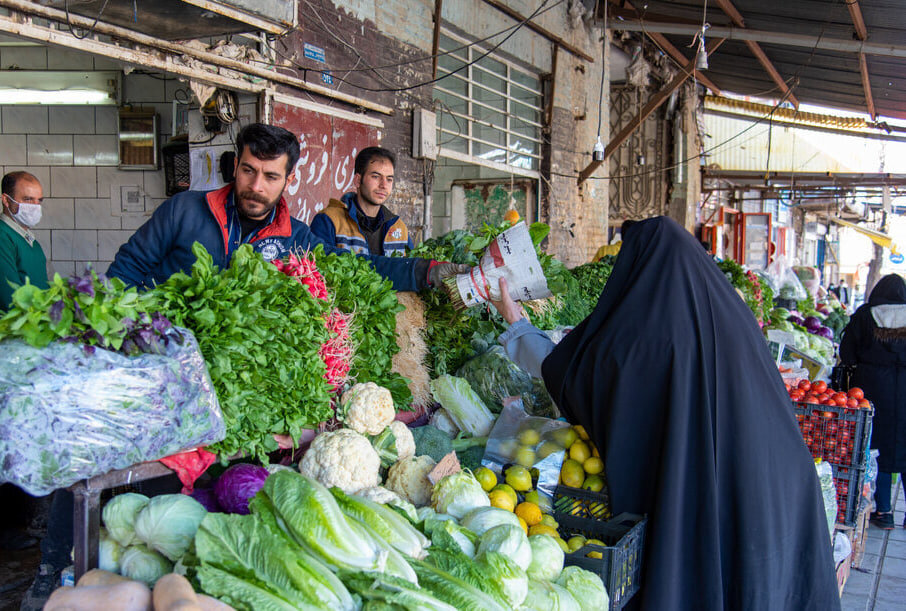 بیش از نیمی از مردم میوه و سبزی کافی نمی‌خورند/ ردپای تغذیه ناسالم در ۳۵ درصد مرگ‌های ایرانیان