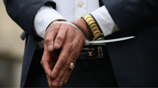 مبارزه با فساد در رباط‌کریم؛ یک مدیر شهرداری بازداشت شد