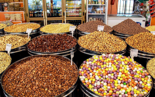 ویتامین E در آجیل و دانه‌ها چین و چروک پوست را کاهش می‌دهد