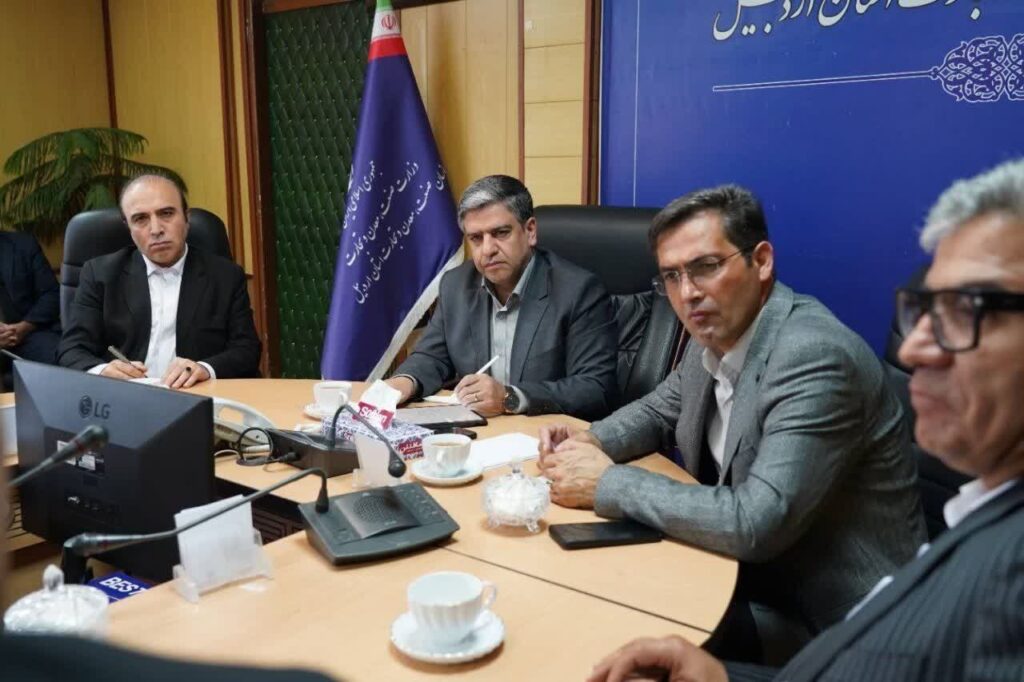 تولیدکنندگان پیشقراولان جنگ اقتصادی هستند