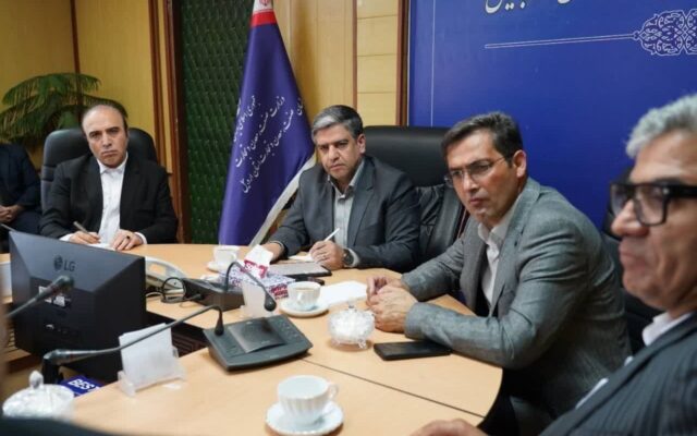 تولیدکنندگان پیشقراولان جنگ اقتصادی هستند