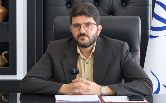 کاشت نهال و ایجاد کمربند سبز در جاده‌های پرتردد مازندران