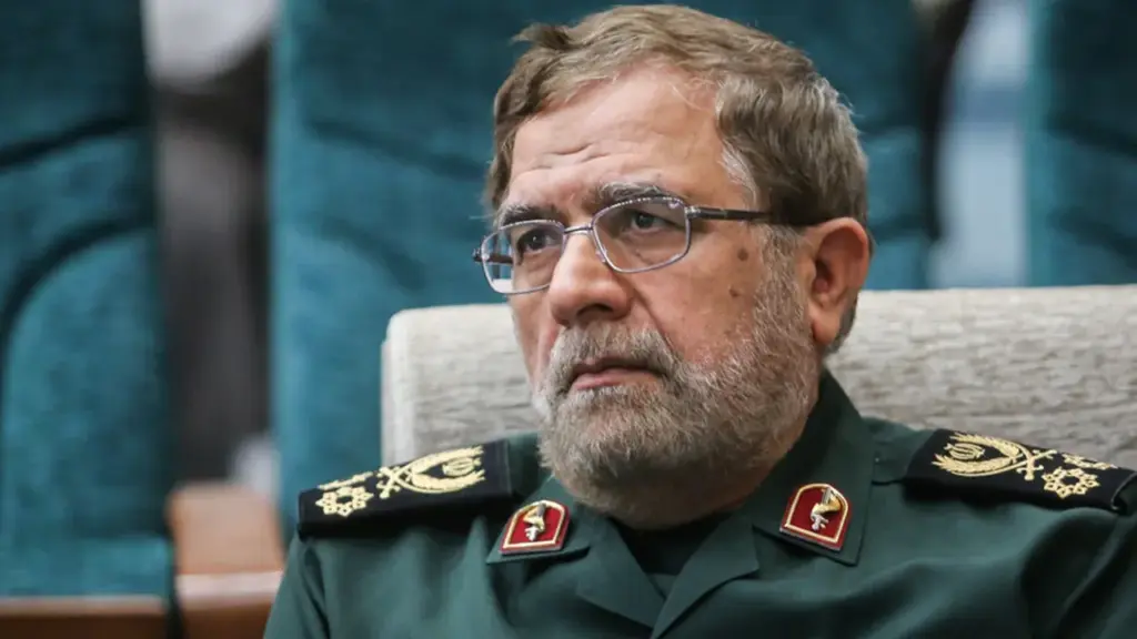 سرلشکر ایزدی: در زمین، دریا و آسمان آماده مقابله با دشمن هستیم، آمریکایی‌ها در عراق هم مانند افغانستان شکست خوردند