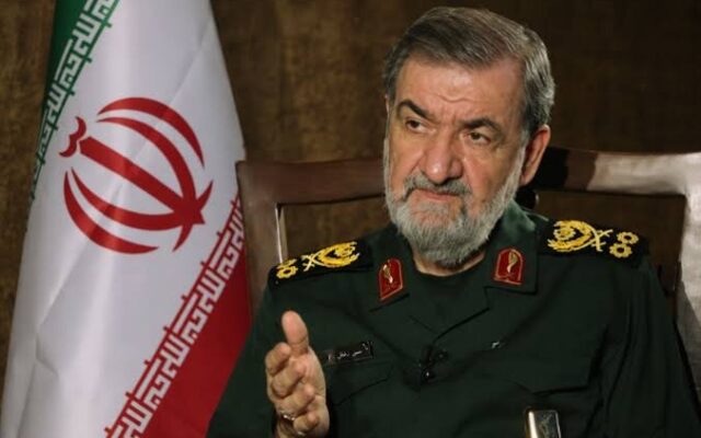 محسن رضایی: ترامپ پیشنهاد ایران برای پایان دادن به جنگ را معطل گذاشته/ در صورت وقوع جنگ، کابل‌ها، مراکز داده و تأسیسات هوش مصنوعی می توانند هدف باشند