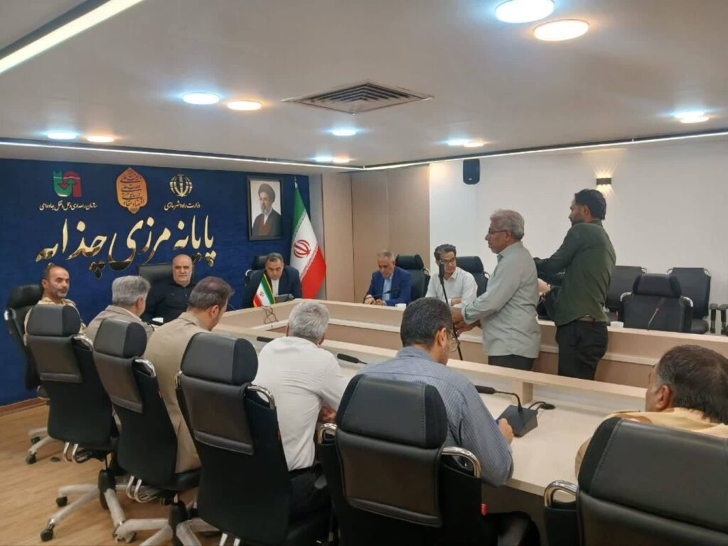 تاکید معاون استاندار خوزستان بر رفع مشکلات رانندگان، فعالان اقتصادی و مسافران در مرز چذابه