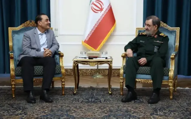 محسن رضایی: هیچ ذره ای از اورانیوم غنی شده از ایران خارج نمی شود