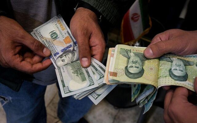 کارت آخر همتی؛ حراج ۲ میلیارد دلار ارز در خفگی نفتی