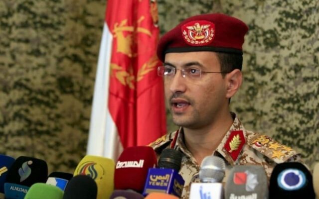 سخنگوی نیروهای مسلح یمن: فرودگاه ریاض را با موشک بالستیک مورد هدف قرار دادیم
