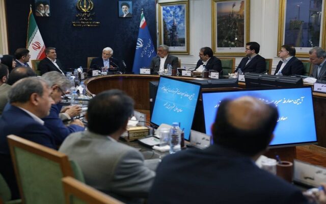 عارف: انتظار داریم با مدیریت بورد، عملکرد وزارت نفت جهش کند/ نگران تحریم‌ها نیستیم