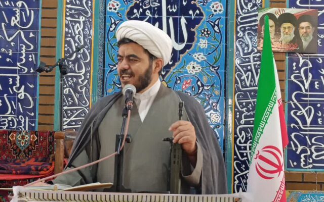 تأکیدامام جمعه باروق آذربایجان غربی برمقابله با زیاده‌خواهی آمریکا