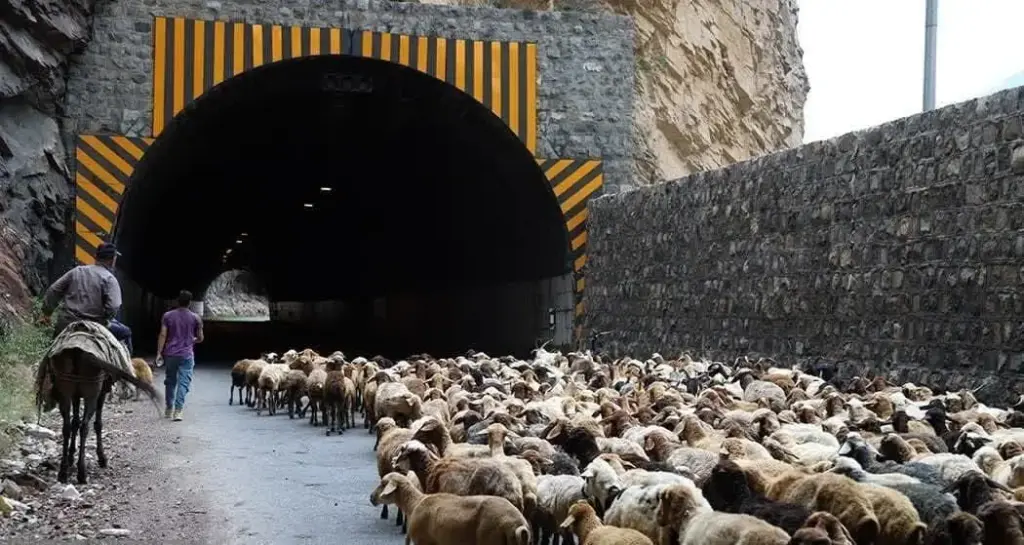 محور کندوان فردا دوشنبه ۲۷ مهر مسدود است