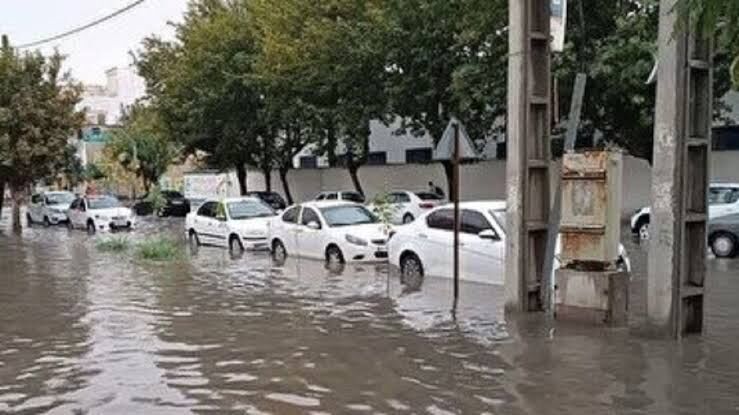 باران سیل‌آسا در مازندران؛ خیابان‌های چند شهر زیر آب رفت ؛ هشدار برای روز یکشنبه