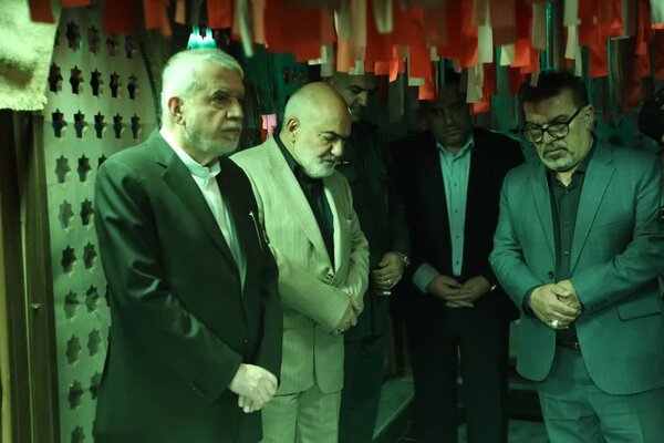 وزیر میراث فرهنگی به شهدای شلمچه ادای احترام کرد