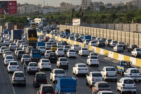 ترافیک نیمهسنگین در محورهای منتهی به تهران