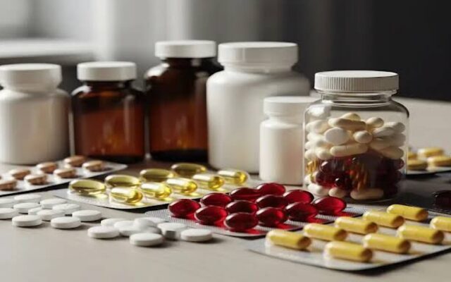 مکمل‌های غذایی و ورزشی را فقط از داروخانه‌های مجاز تهیه کنید