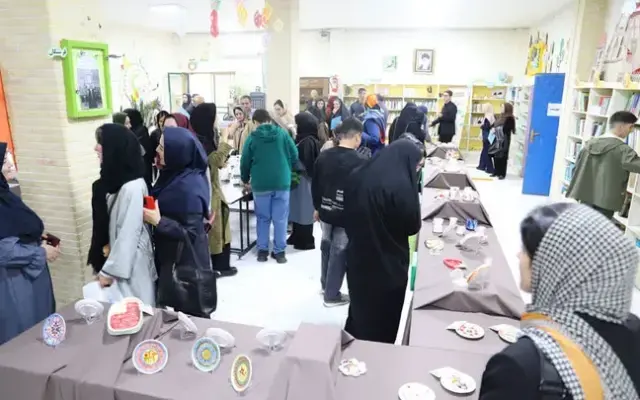 نمایشگاه آفرینش‌های سفالی و سرامیکی نوجوانان اردبیلی