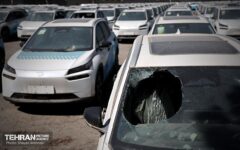 ۳۷۰ تاکسی آیون، بلاتکلیف در پارکینگ ها