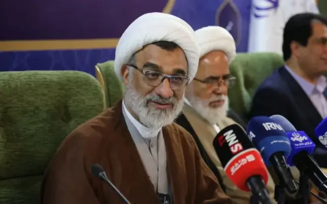 شورای فرهنگ عمومی باید قرارگاه حل مسائل فرهنگی باشد