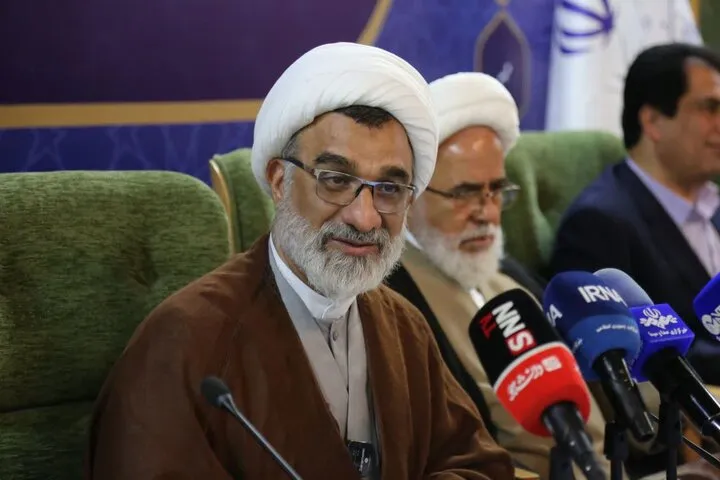 شورای فرهنگ عمومی باید قرارگاه حل مسائل فرهنگی باشد