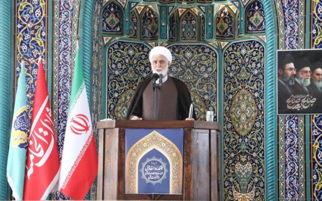 مسئولان برای حل مشکلات معیشتی مردم باید آرایش جنگی بگیرند