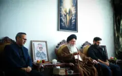 دیدار صمیمی آیت‌الله علم‌الهدی با خانواده سردار شهید ظریفی