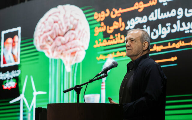 جوانان‌نخبه با تقویت‌دانش برای موفقیت‌ایران نقش‌آفرینی‌کنند