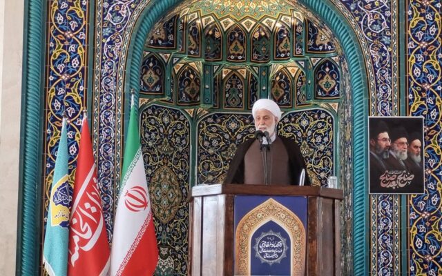 تاکید امام جمعه کیش بر تقویت اقتصاد مقاومتی